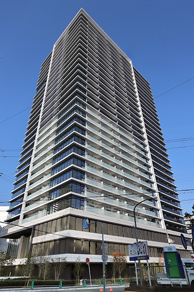 Brillia Tower 箕面船場 TOP OF THE HILL