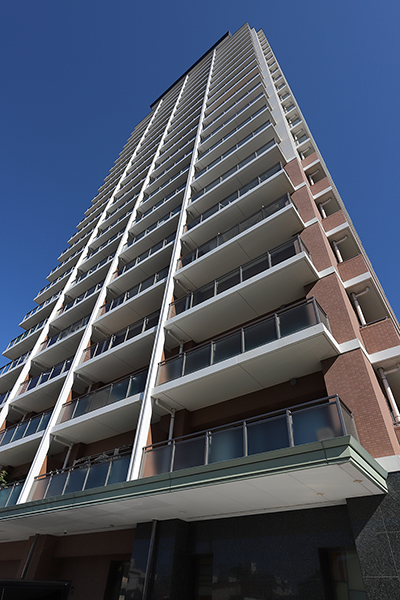 ル・サンク中の橋タワーレジデンス