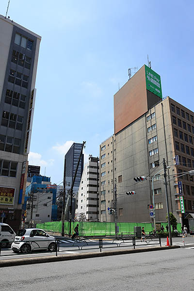 アパホテル〈東新宿 歌舞伎町タワー〉