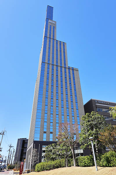 関医タワー