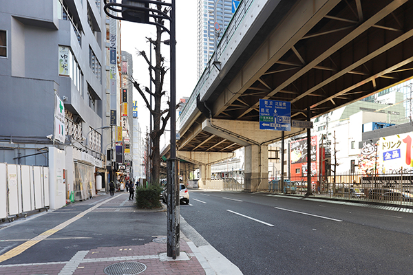 UMEDA EAST CROSS（梅田イーストクロス）